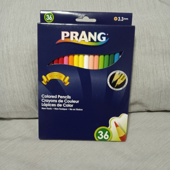 Coloring Kit 46pc - Picture 2 of 5